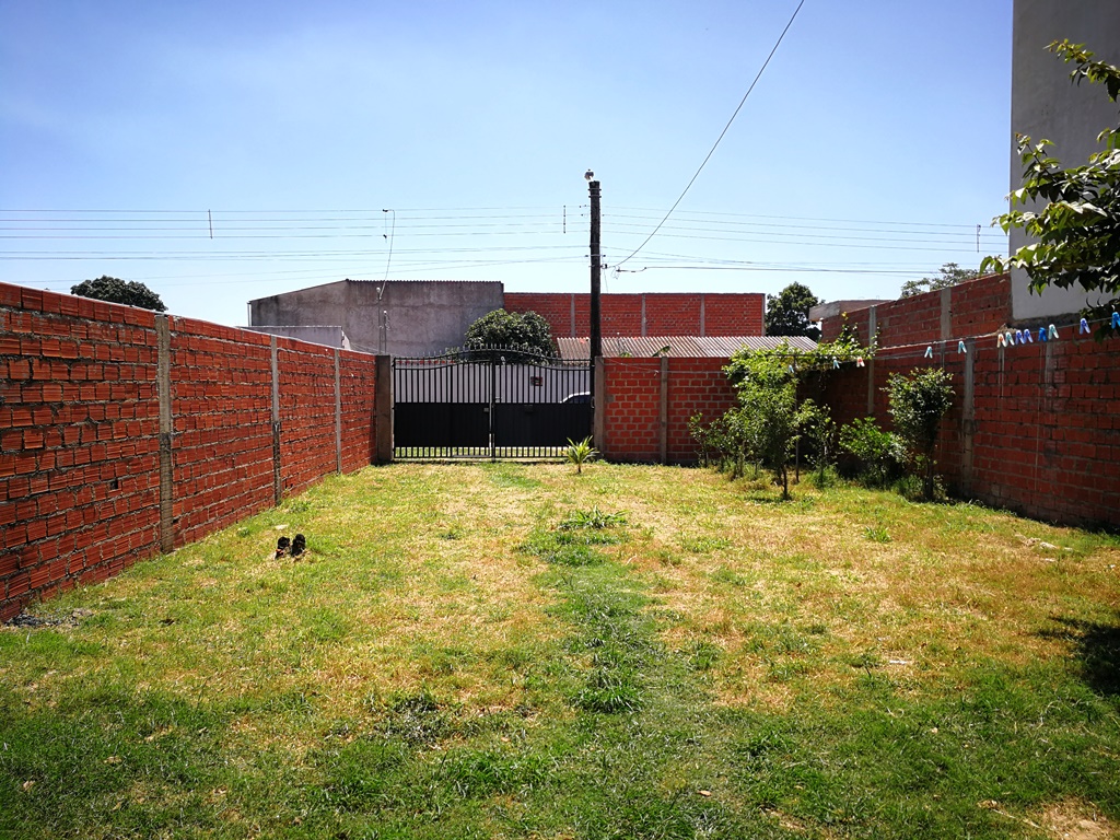 Terreno con construcción de Duplex EN VENTA